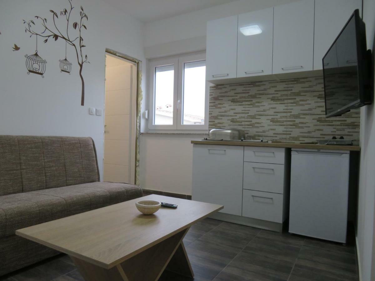 Apartments La Bombonera Starigrad Paklenica Extérieur photo