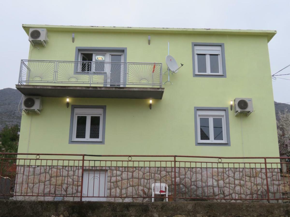 Apartments La Bombonera Starigrad Paklenica Extérieur photo