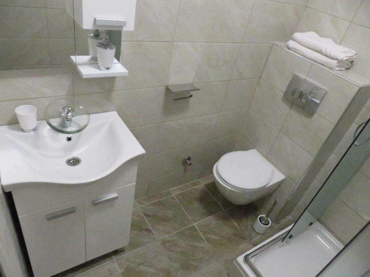 Apartments La Bombonera Starigrad Paklenica Extérieur photo