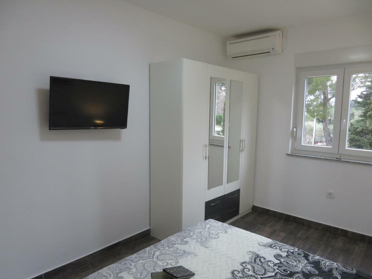 Apartments La Bombonera Starigrad Paklenica Extérieur photo