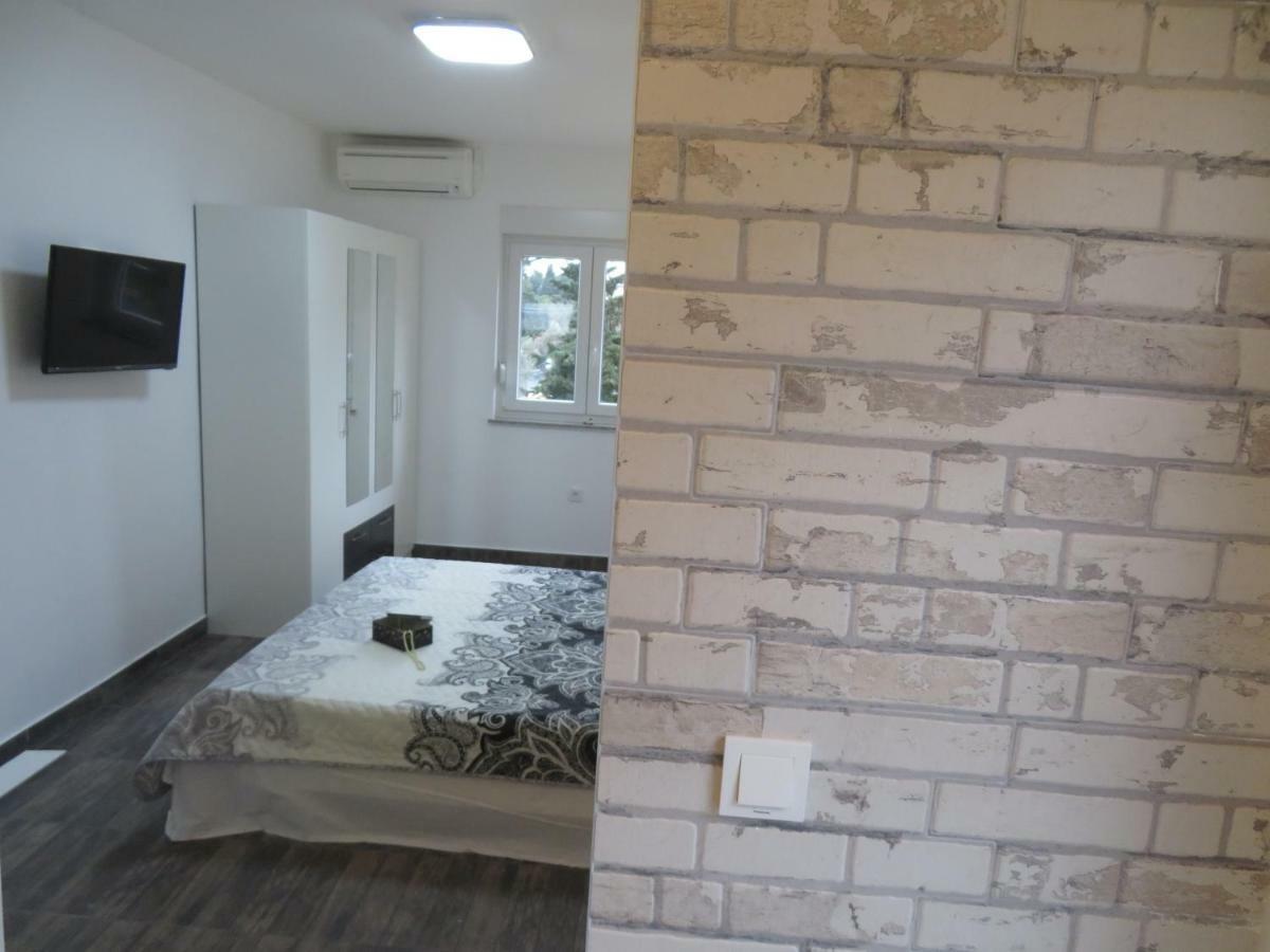 Apartments La Bombonera Starigrad Paklenica Extérieur photo