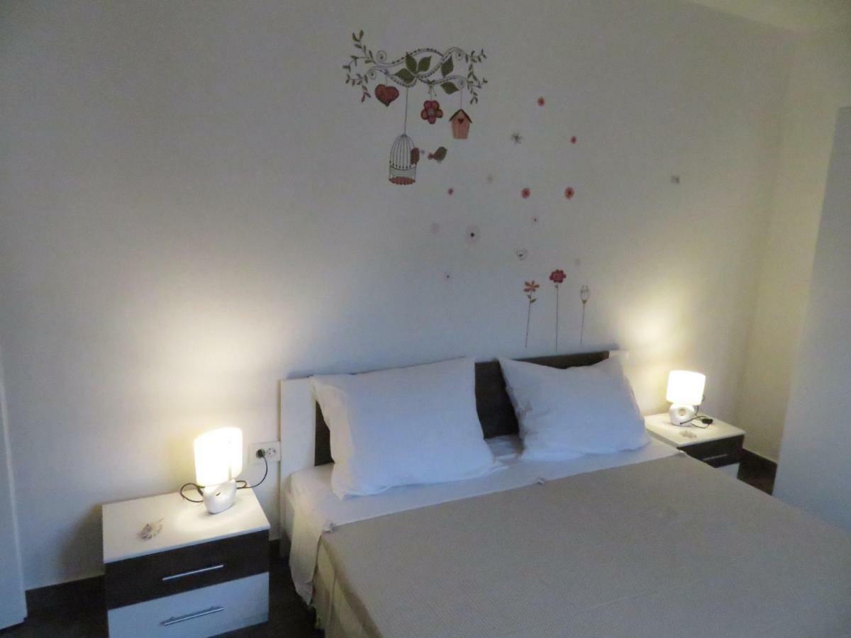 Apartments La Bombonera Starigrad Paklenica Extérieur photo