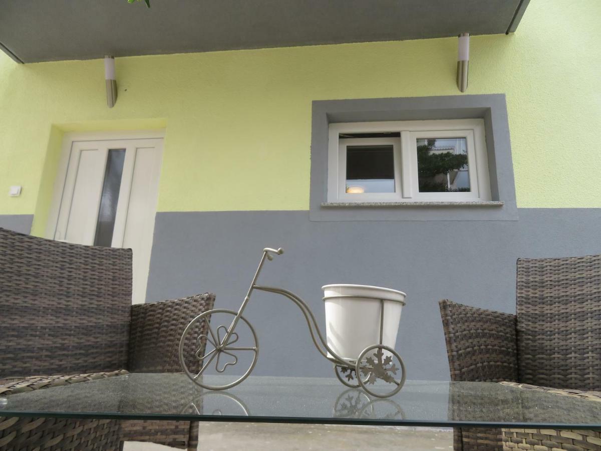 Apartments La Bombonera Starigrad Paklenica Extérieur photo